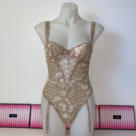 🔥VICTORIA SECRET Lace Teddy Sz 32C - Picture 1 of 8